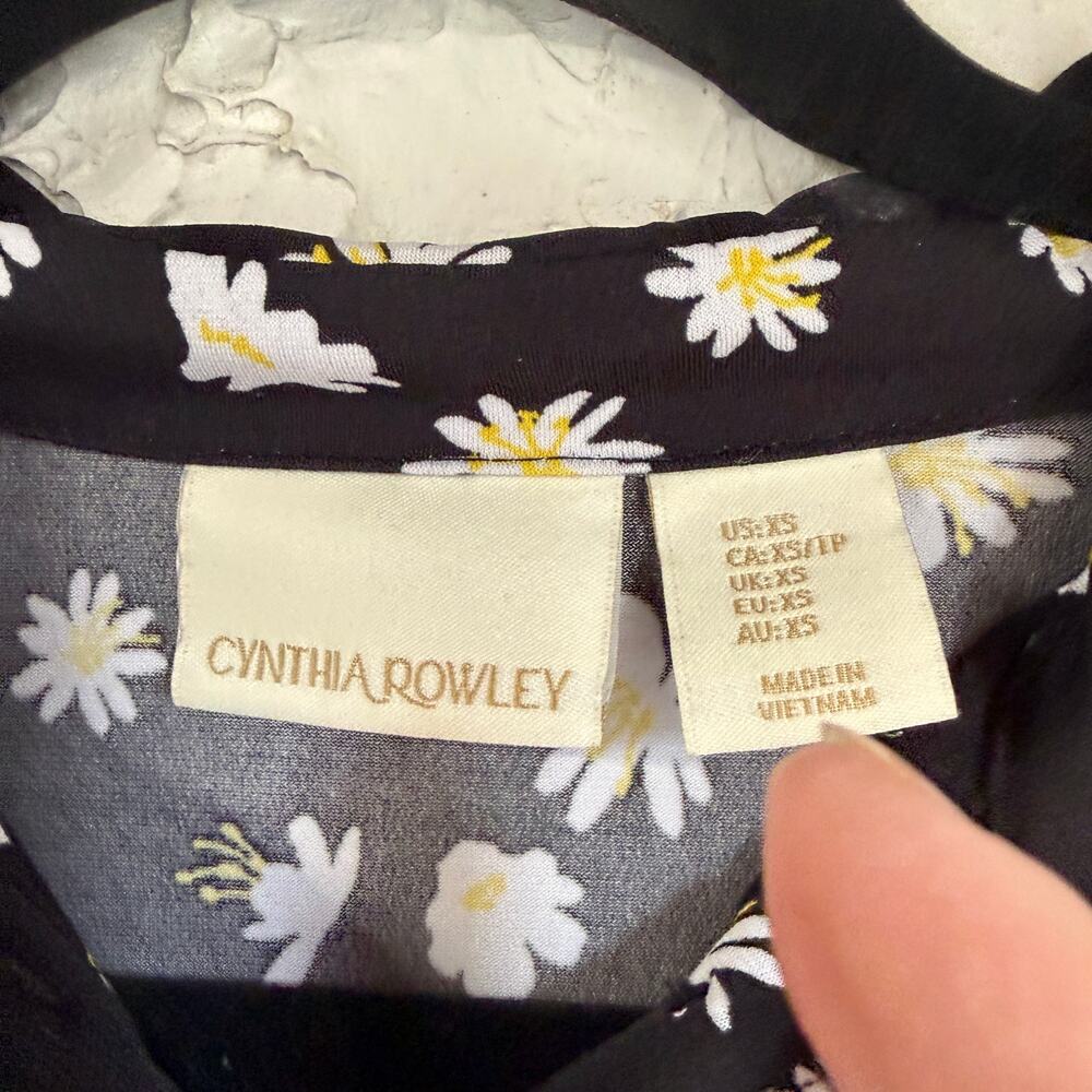 Cynthia Rowley Daisy Print Black Floral Shirt Cottagecore Button Front Size 12 - Picture 7 of 10